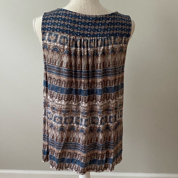 Sleeveless Diamond Pattern Top - Picture 5 of 8